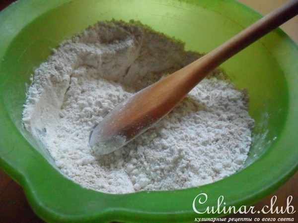 Английский кекс с овсяной мукой и красной смородиной