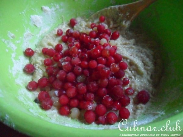 Английский кекс с овсяной мукой и красной смородиной