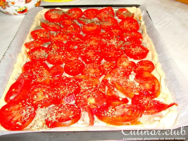 Пирог с курицей, грибами и сыром