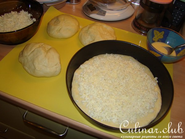 вариант дрожжевого теста на мацони и оливковом масле