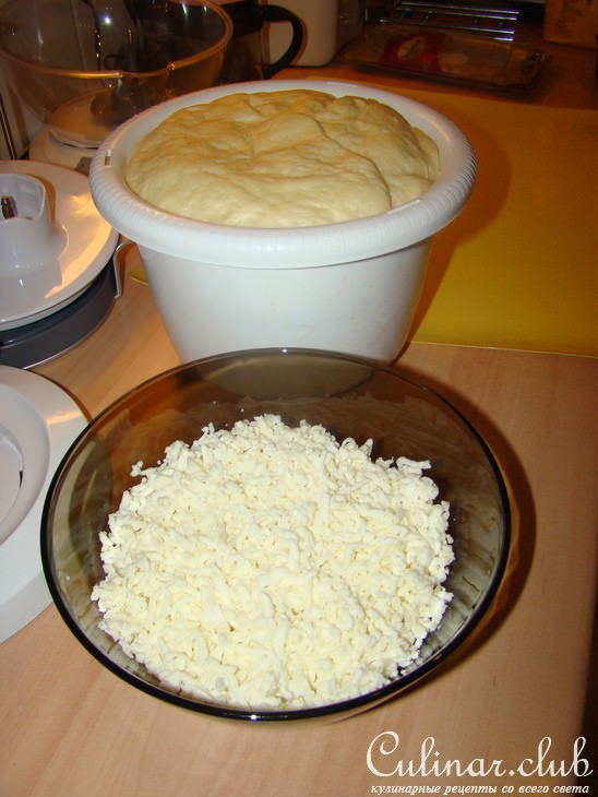 вариант дрожжевого теста на мацони и оливковом масле