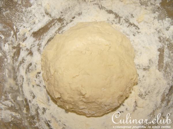 Открытый пирог с капустой и яйцами