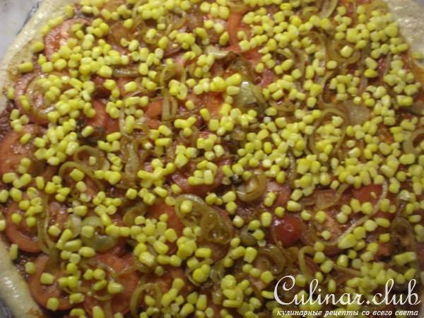 Пицца( замечательное тесто для неё) с креветками- вариант.