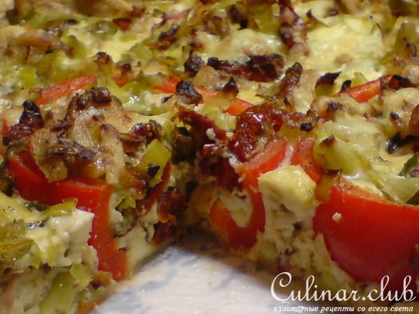 Пирог открытый с куриным мясом и перцами