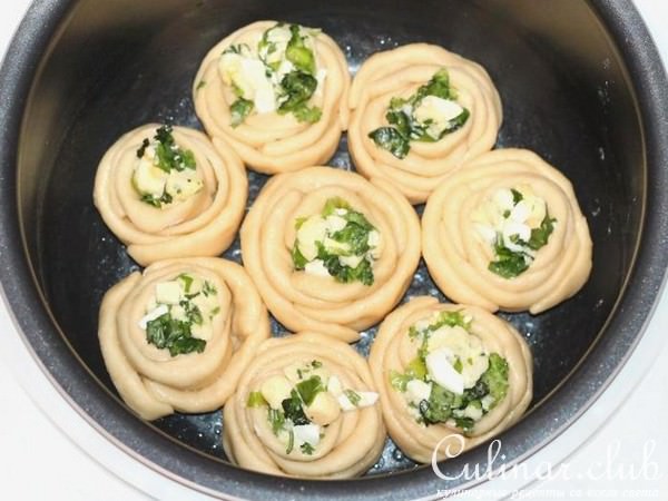 Булочки-розочки с сырной начинкой