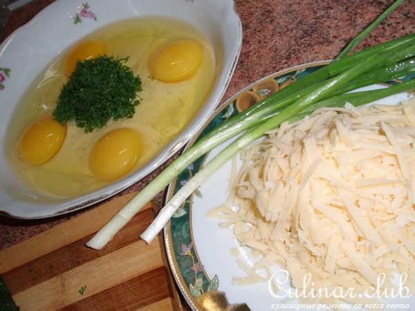 Слоеный пирог с лососем и каперсами
