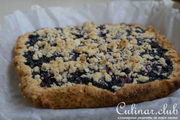 Crowberry and blueberry crumb bars (Брусничное и черничное печенье с крошкой)