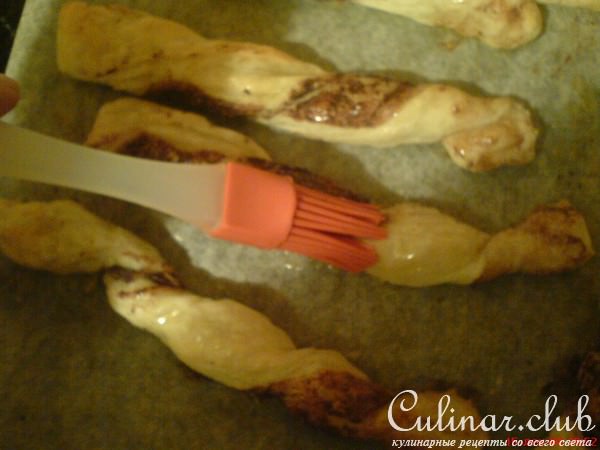Слоёные палочки с какао и мёдом