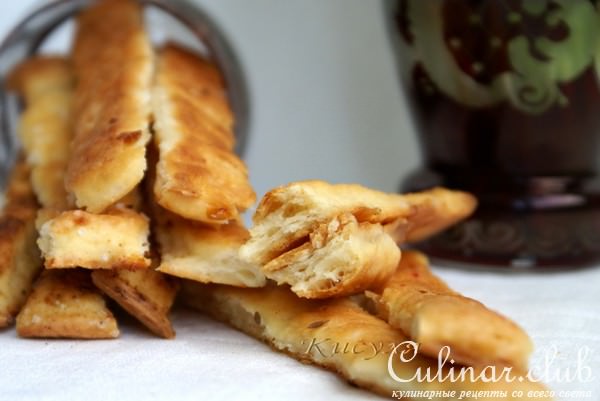 Слоёные сырные палочки
