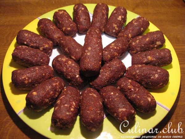 Сладкая колбаска ( картошка ) из бисквита на кефире