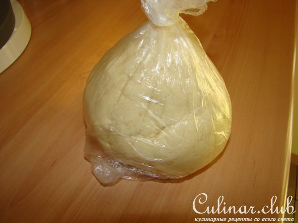 Творожные слойки с ломтиками ананаса