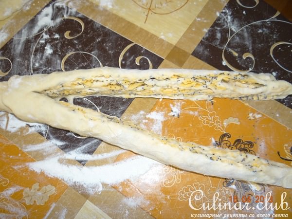 Сырные слоёные булочки с маком