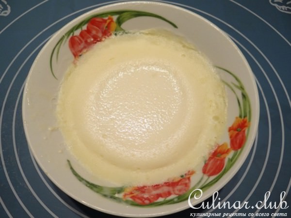 Медовые булочки с начинкой из сливочно-творожного сыра