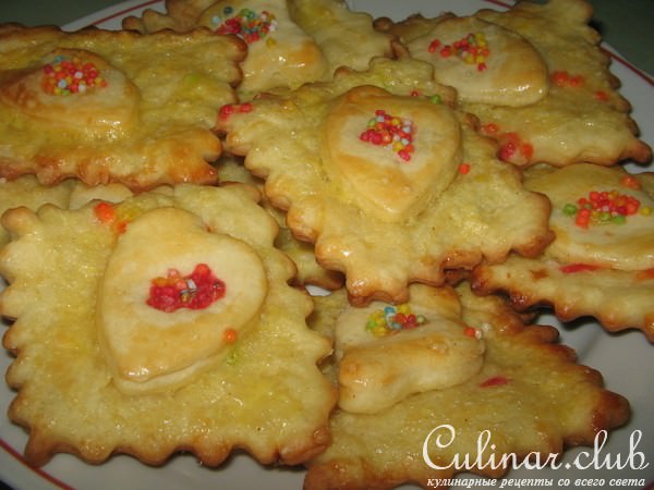 Пирожки с яблоками и печенье из хрущевского теста.
