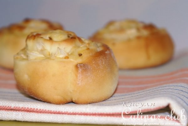 Булочки с яблочно-сырной начинкой (несладкие)