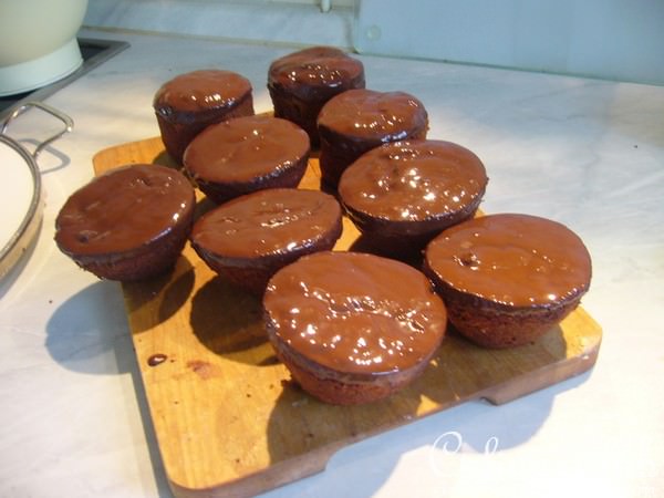      (Shoko-cupcakes) 