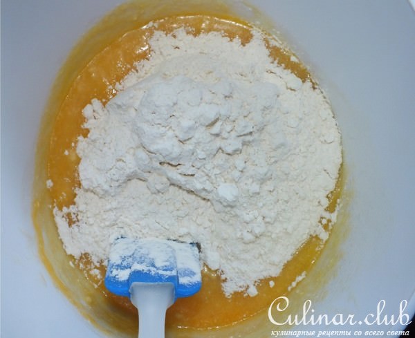 Корзиночки с яблочным пюре и белковым кремом