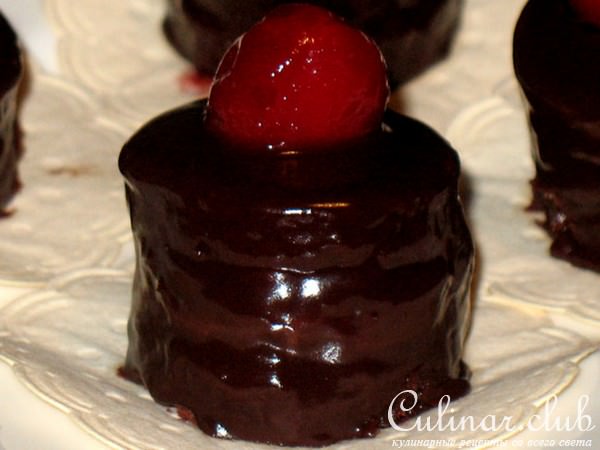 - Petit Fours ( ) 