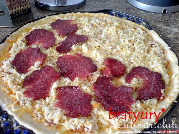Pizza со свежими маслятами