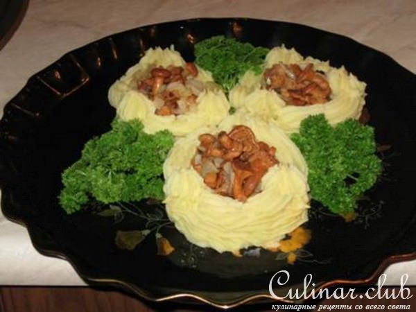 Картофельные гнездышки с лисичками