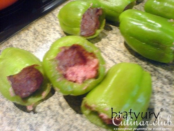 Перцы, фаршированные молотым мясом