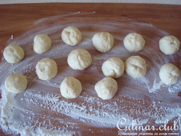 Вареники летние с черной смородиной(для любителей кислинки)