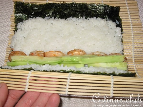 Роллы с овощами и креветками