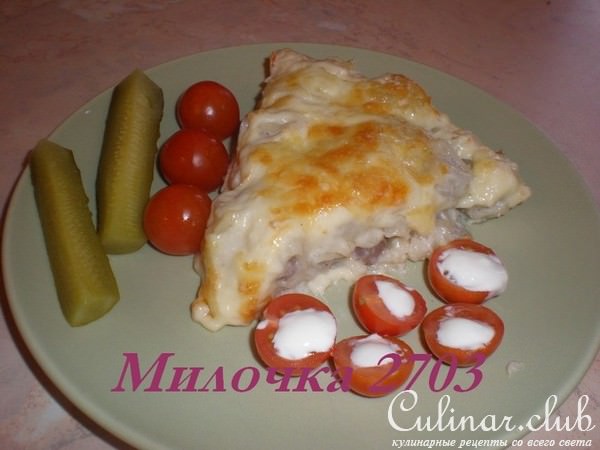 Пельмени в сливочно-грибном соусе.