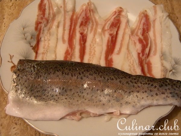 Горячий салат с рыбой