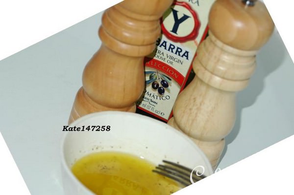 Деревенский салат с фасолью по-гречески