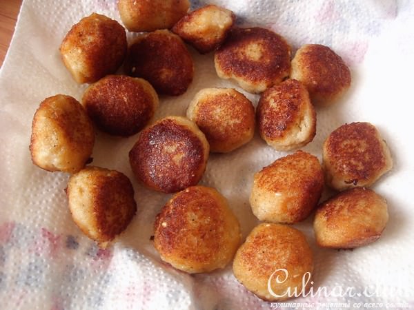Рисовый салат с рыбными фрикадельками.