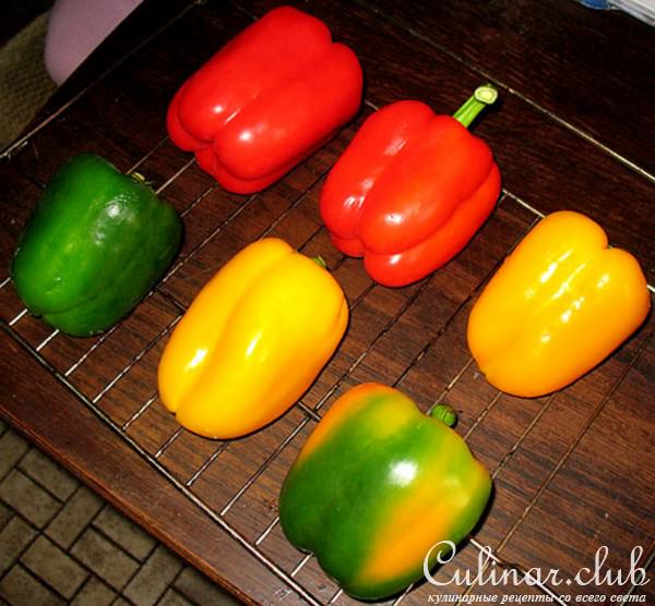 Салат из запечёной паприки (Salata me psites piperies)