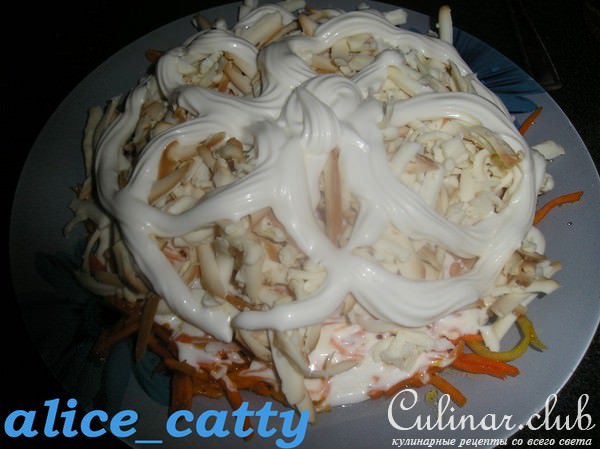 КУРИНЫЙ САЛАТИК С КОПЧЁНЫМ СЫРОМ