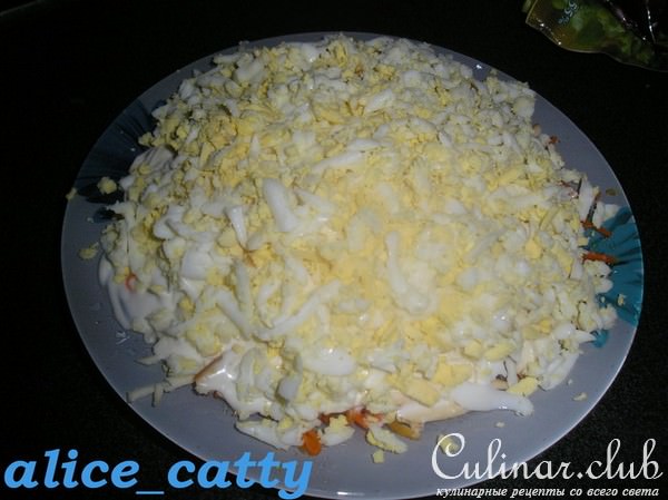 КУРИНЫЙ САЛАТИК С КОПЧЁНЫМ СЫРОМ
