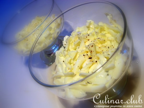 Закуска из свеклы с брынзой и яйцом.