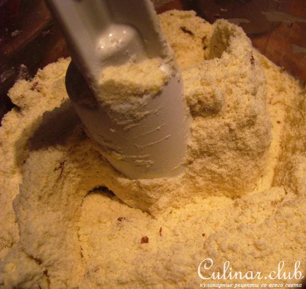 Малиново-шоколадный крамбль с миндальными орешками (для дуэли)
