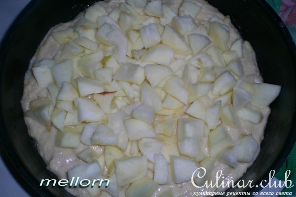 Сочный яблочный пирог (на манной каше)