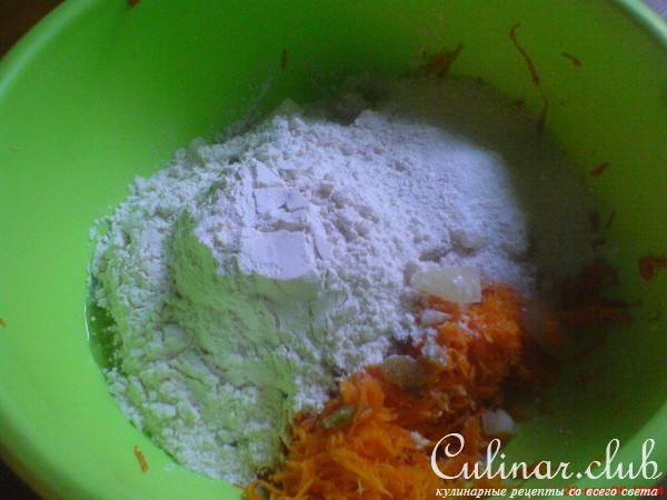 Тыквенный пирог с ананасом и изюмом