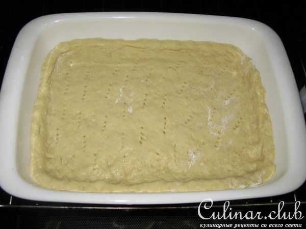 Пирог из быстрого теста с апельсином и клубникой