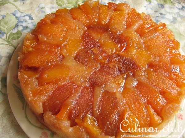Tarte Tatin с персиками