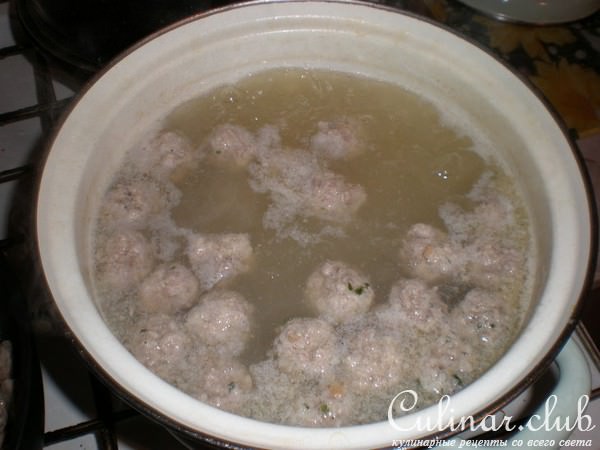 Сырный супчик с фрикадельками и сухариками