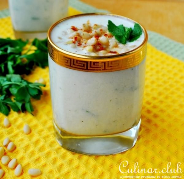 Холодный суп-пюре из кольраби с яблоками и кедровыми орешками (Дуэль)