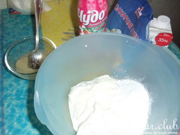 Клубничный торт со сливочно-йогуртовым кремом