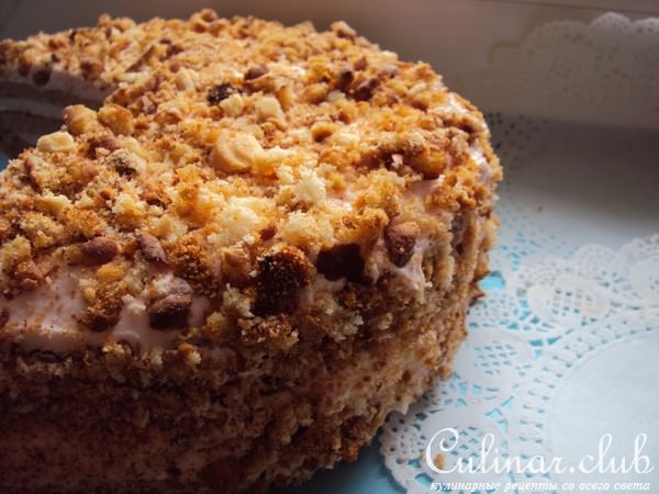 Медовик с творожными коржами и сметанно-сливочным кремом