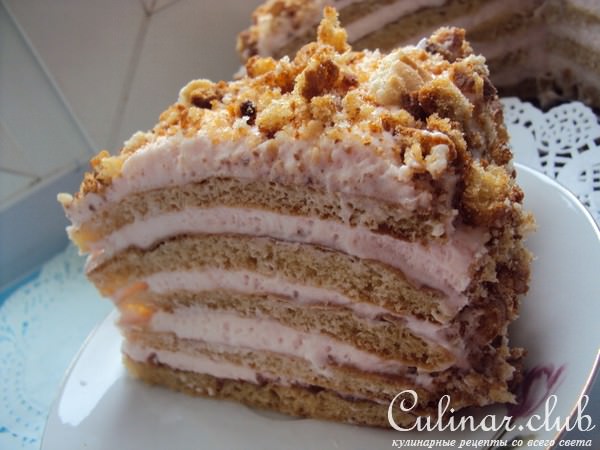 Медовик с творожными коржами и сметанно-сливочным кремом