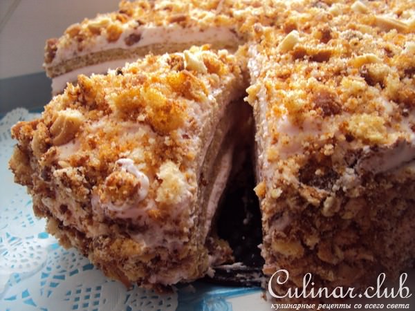 Медовик с творожными коржами и сметанно-сливочным кремом
