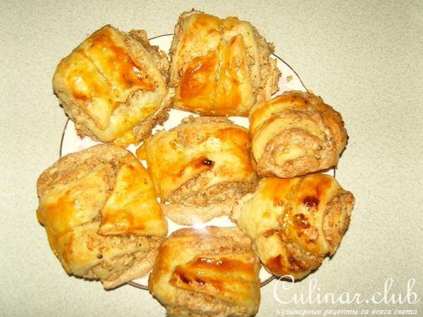 Слоенка с кремом "Безе",орехами