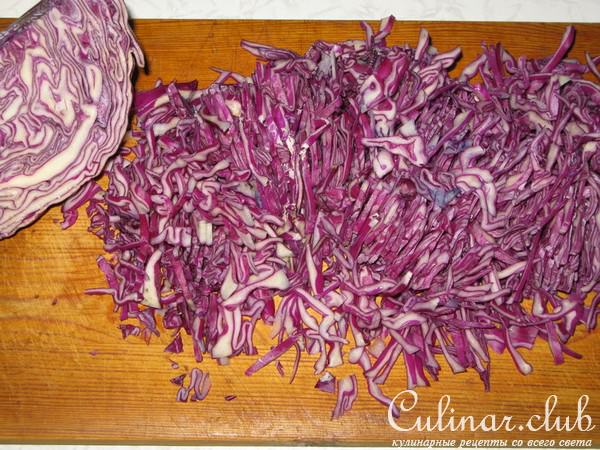 Штрудель с краснокачанной капустой и брусникой