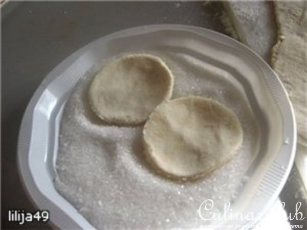 Розочки из творожного теста