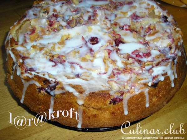 Шарлотка яблочно- вишневая